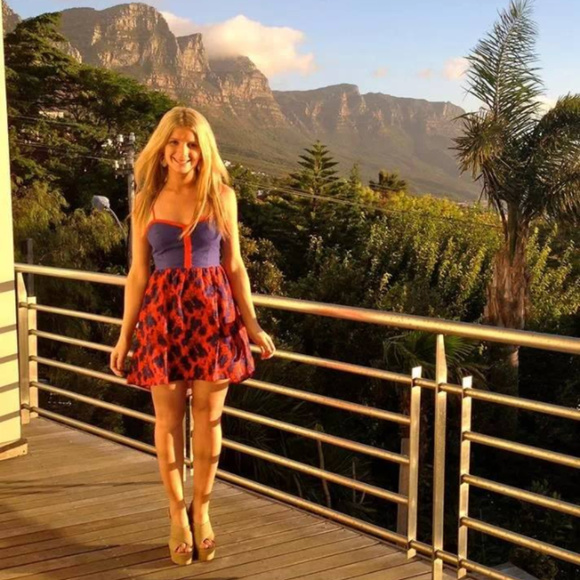 Meet your Posher, Gina - Picture 1 of 1